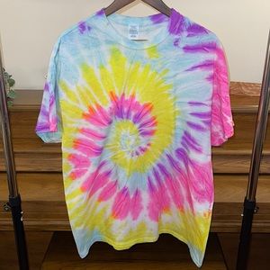 NWOT Gildan Tie Dye Tee Unisex XL
